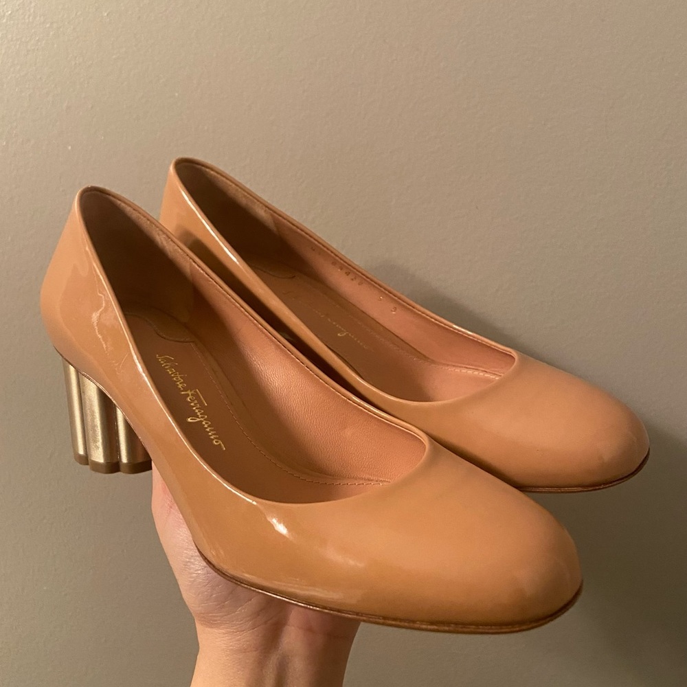 Last Chance SALVATORE FERRAGAMO Patent Leather Flower Heel Pink Size 5 - Picture 6 of 11